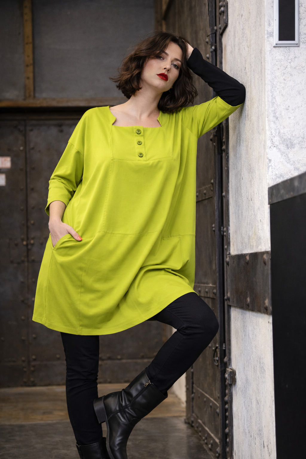 LAGOM Tunika/Bluse mit Knöpfen / Technostretch – Bild 4