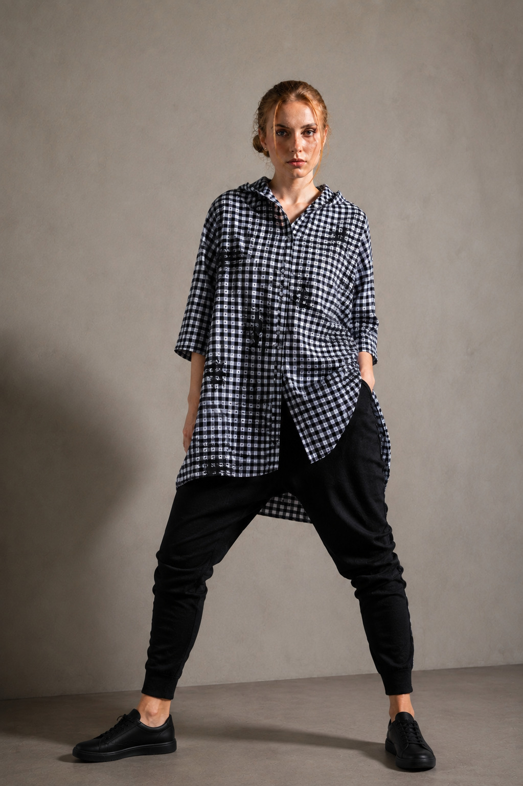 ELLi Bluse / Karo geflockt / Baumwolle – Bild 2